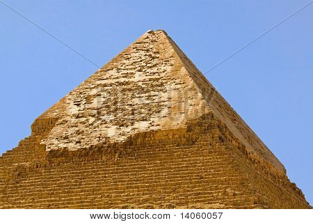 Pyramid Kharfe topp