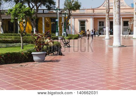 Library In The Barranco Square