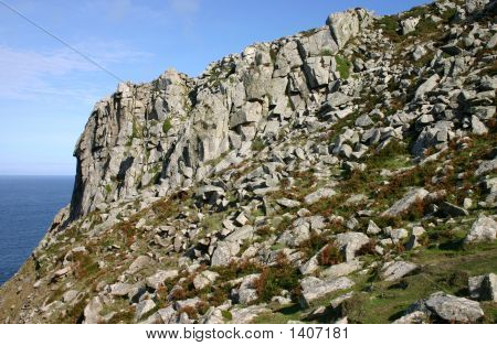 Felsigen Hügel von der Cornwall Coast Path In Penwith