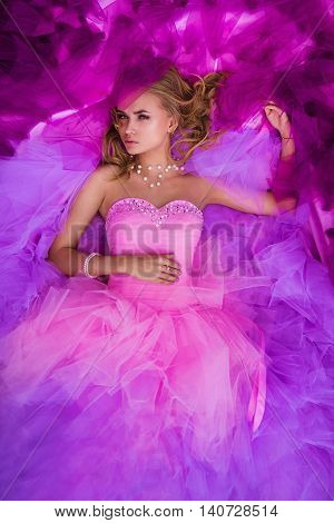 So beautifyl lady with her dreaming look