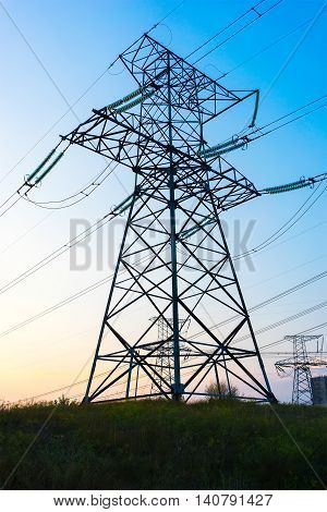 Electric power transmission and grid pylon wires