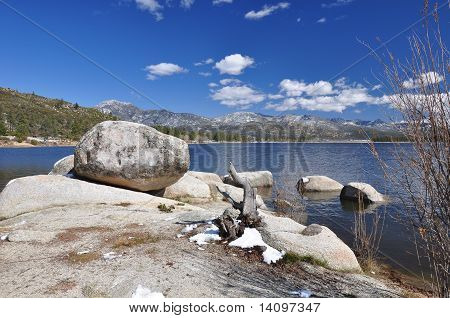 Vue sur le lac