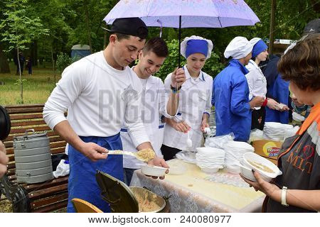 Ukraine, Kiev - 05.9.2016: People Celebrate The Day Of Victory In The Streets Of The City, A Militar