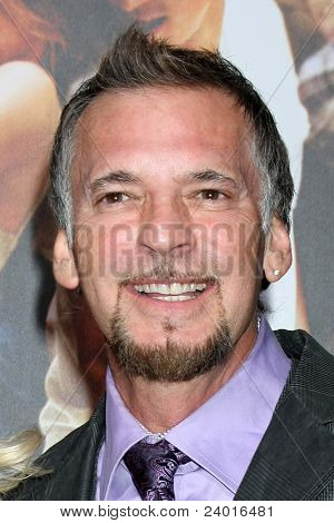 LOS ANGELES - OCT 3: Kenny Loggins Ankunft bei der Premiere von 