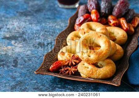 Traditional Arabic Date Ring Cookies - Kaak Bi Ajwa, Popular Cookies For Eid Holidays.