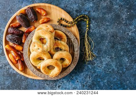 Traditional Arabic Date Ring Cookies - Kaak Bi Ajwa, Popular Cookies For Eid Holidays. Top View.