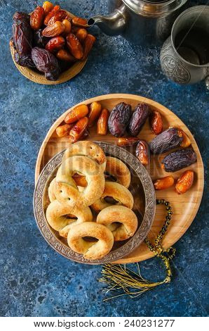 Traditional Arabic Date Ring Cookies - Kaak Bi Ajwa, Popular Cookies For Eid Holidays. Top View.