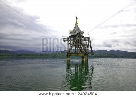 Der alte Tempel In Sangkhlaburi