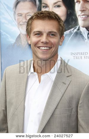 LOS ANGELES - 17 settembre: Michael Roark presso la Warner Bros ' World Premiere di 'Dolphin Tale' presso il Vil