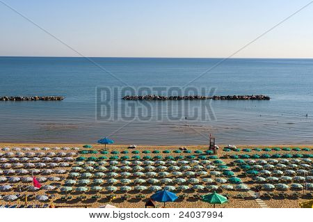 Termoli (campobasso, Molise อิตาลี) - ชายหาดในเช้า