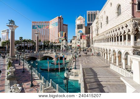 Las Vegas, Us - April 27, 2018: Tourists Visting The Famous Venician Hotel  In Las Vegas As Seen On