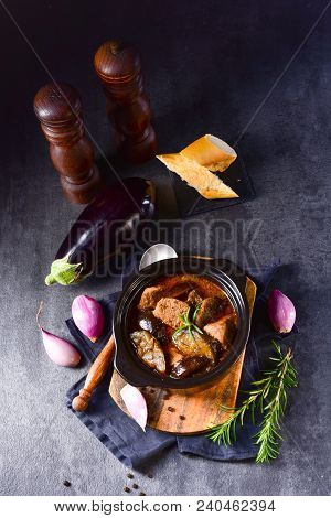 Eggplant Casserole - (melitzanes Me Kreas Sti Katsarola)
