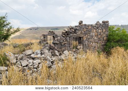 Ruins Of Ancient Jewish Settlement Umm El Kanatir - Mother Arches On The Golan Heights