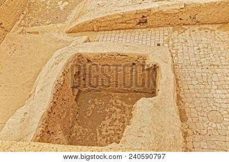 Meybod, Iran - May 6, 2015: One Of The Ruined Buildings Of The Narin Castle And Fort Built Some 2, 0