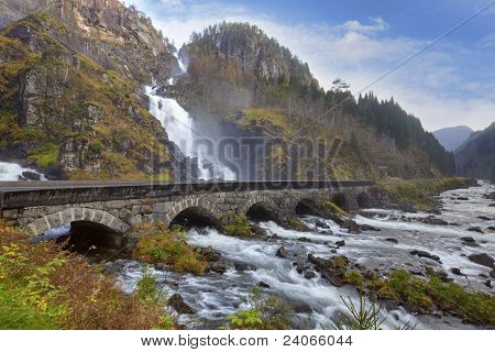 Laatefoss ใน Odda