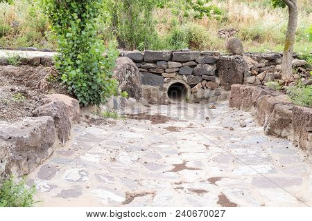 Ruins Of Ancient Jewish Settlement Umm El Kanatir - Mother Arches On The Golan Heights