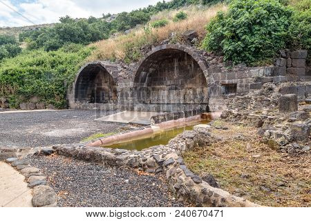 Ritual Arch In Ruins Of Ancient Jewish Settlement Umm El Kanatir - Mother Arches On The Golan Height