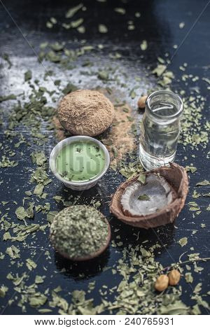Ayurvedic Face Pack Of Coconut Water,fuller’s Earth Or Mulpani Mitti, Neem With Its Fruit And Dried