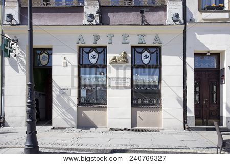 Poznan, Poland, July 30, 2018: Old Market Sqaure In Poznan. Poland. The Old House Witn Sign Apteka
