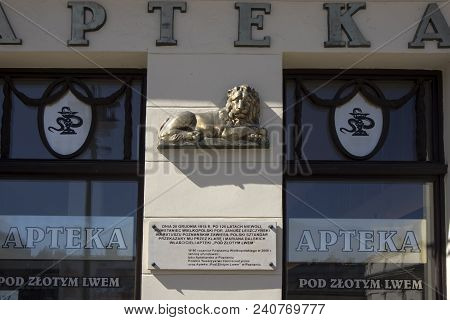 Poznan, Poland, July 30, 2018: Old Market Sqaure In Poznan. Poland. The Old House Witn Sign Apteka