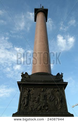 Colonne d'Alexandre sur la place du Palais Saint-Pétersbourg