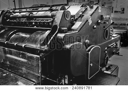 Printer lithography cylinder machine in a printing factory
