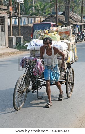 Man duwen Cycle Rickshaw