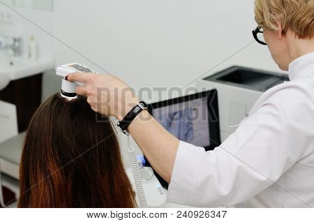 Trihoskopiya - Is A Method Of Hair Examination Using A Special Device - Trihoskopa.