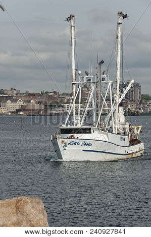 New Bedford, Massachusetts, Usa - May 16, 2018: Commercial Fishing Vessel Little Tootie, Hailing Por
