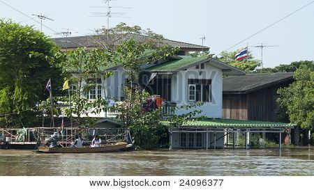 Stagione del monsone In Ayutthaya, Thailandia 2011