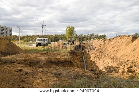 Sliznice tepelné a kanalizační potrubí do nového domu