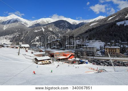 Bad Gastein, Austria - March 9, 2016: People Ski In Bad Gastein. It Is Part Of Ski Amade, One Of Lar