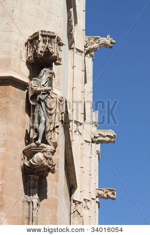 Gargouilles au Monument de La Lonja
