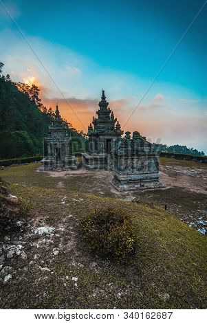 Beautifull Sunrise View In Bandungan Temple Indonesia