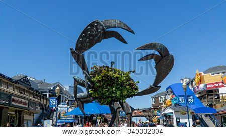 San Francisco, Usa - August 2019: Gient Crab At Pier 39 In Fishermans Wharf On A Summer Day