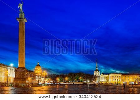 Winter Palace, Hermitage Museum And And Alexander Column.  Saint Petersburg. Russia.