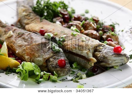 Pesce con funghi