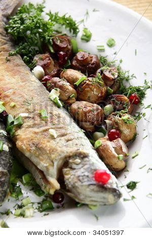 Pesce con funghi