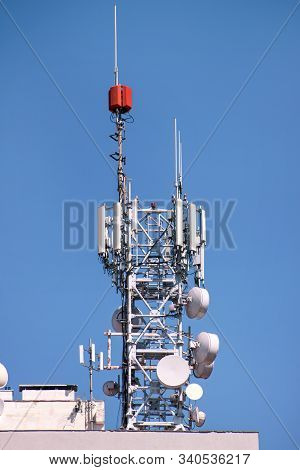 Telecommunication Network Repeaters, Base Transceiver Station. Tower Wireless Communication Antenna 