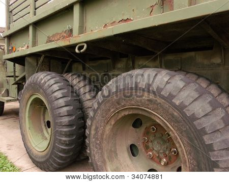 Původní stará armáda Truck pneumatiky