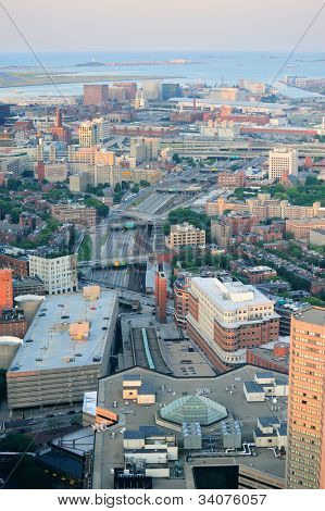 Boston city-keskustan Ilmakuva kaupunkien historiallisten rakennusten auringonlaskun aikaan.