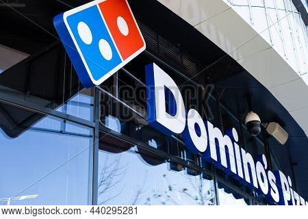 Kiev, Ukraine - November 17, 2021: Mall Respublika Modern Architecture. Shopping Center With Glass W
