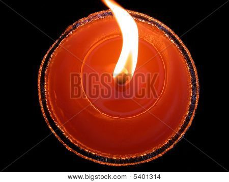 Chama e vela vermelha