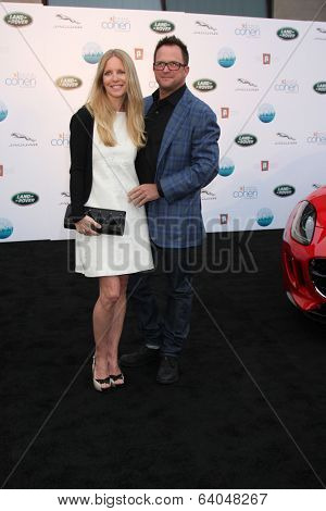 LOS ANGELES - APR 25:  Lauralee Bell, Scott Martin at the 2014 LA Modernism Show Opening Night at 3Lab on April 25, 2014 in Culver City, CA