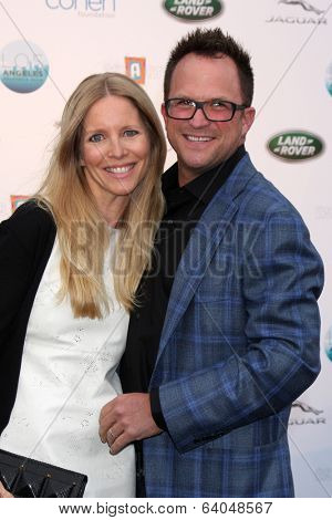 LOS ANGELES - APR 25:  Lauralee Bell, Scott Martin at the 2014 LA Modernism Show Opening Night at 3Lab on April 25, 2014 in Culver City, CA