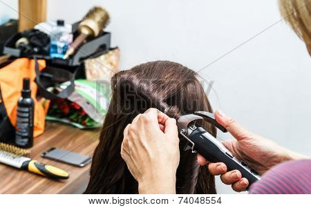 Process Of Frizzle While Hair-dressing