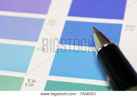 ペンと青いプロセス カラー ・ チャート