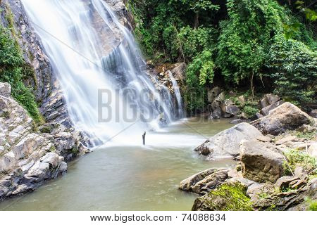Mae Tia Waterfall, Ob Lung National Park In Chiangmai Thailand