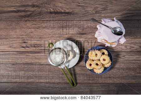 Canestrelli biscuit on wood table, vanilla cookies