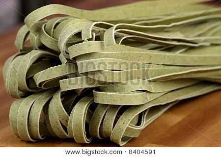 Raw Spinach Fettuccine